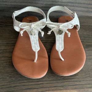 M Kors girls sandals sz 4 EUC worn once retail $249